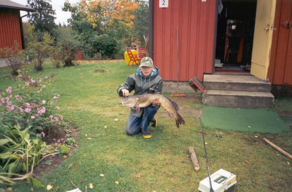 Atronjoki (Varpaisjärvi)
Hauki, 6.8 kg 101.5 cm (22.10.2001)